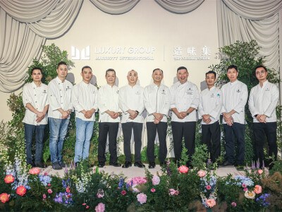 3. 活动现场主厨合影
