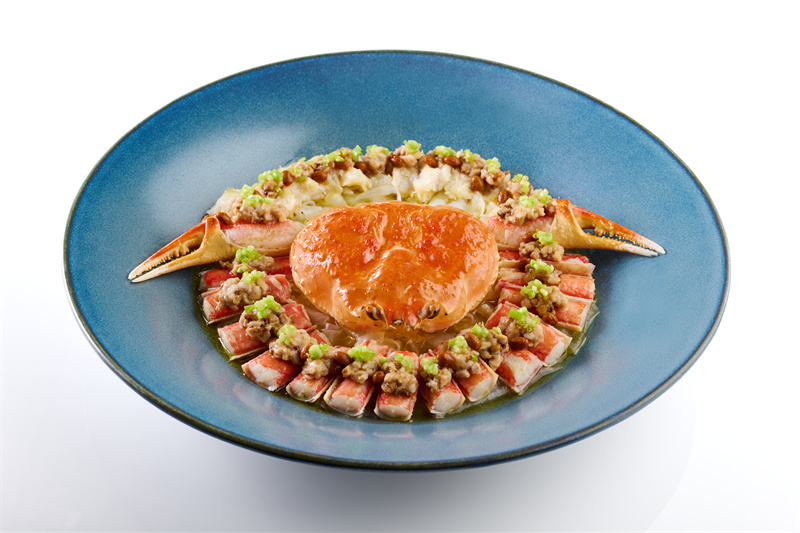 酱肉粉皮蒸松叶蟹Steamed snow crab, marinated pork, glass noodles